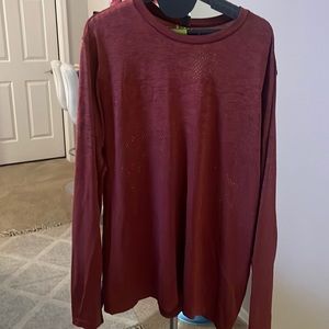 Men’s large crimson red lululemon long sleeve t-shirt.